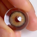 لنز عسلی سبز دور مشکی آماندا کارامل - تصویر 2