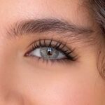 لنز طوسی رگه‌دار دور محو آماندا هاوایی گری